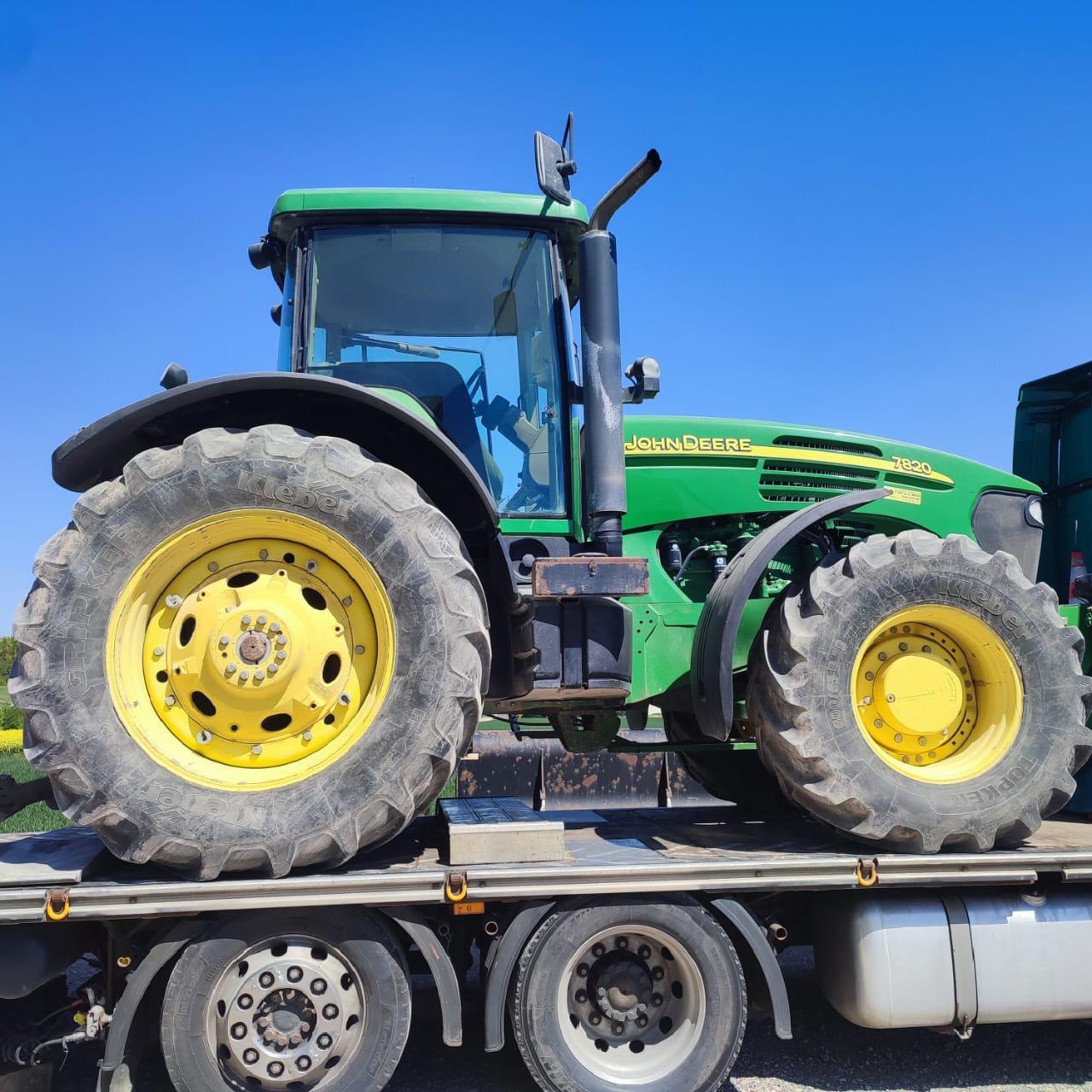 John Deere 8270R